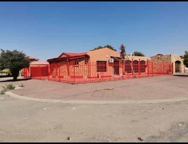 3 BEDROOM HOUSE FOR SALE IN KARLIENPARK